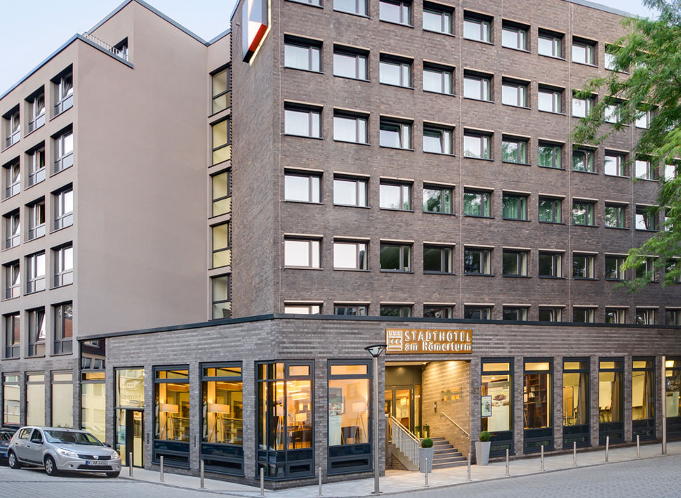 Eingang Stadthotel Am Roemerturm